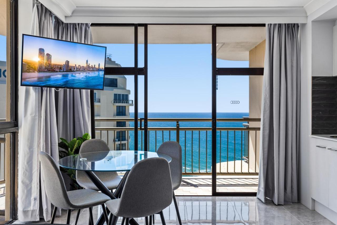 Oceanfront Studio With Pools, Gym & Tennis Court Apartment Gold Coast