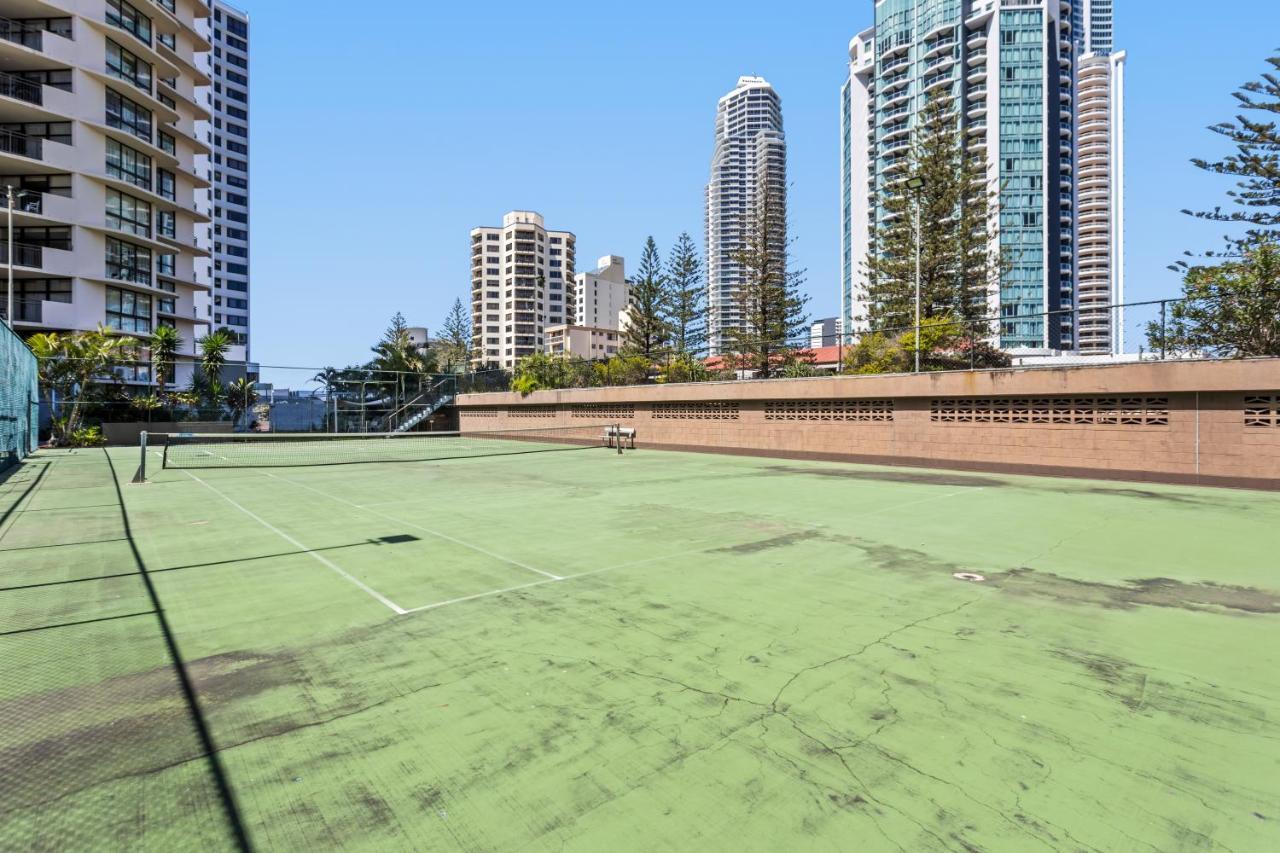 Oceanfront Studio With Pools, Gym & Tennis Court Apartment Gold Coast